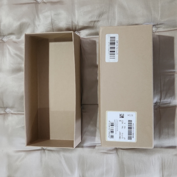 Burberry Sunglasses - Picture 15 of 16